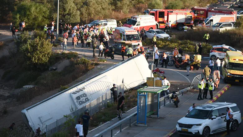 bus overturns