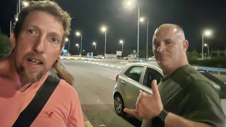 הפעילים מפגינים נוכחות