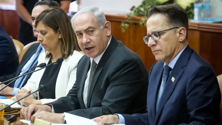 Заседание Кабинета министров. Иллюстрация