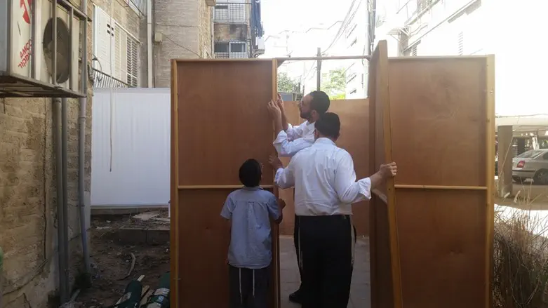Building a Sukkah