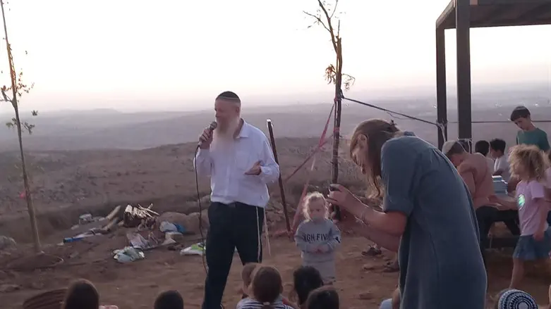 הרב איתן שנרב בחנוכת מצפה
