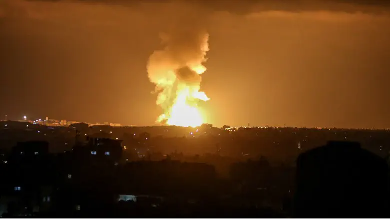 Израильские ВВС наносят удары по сектору Газы