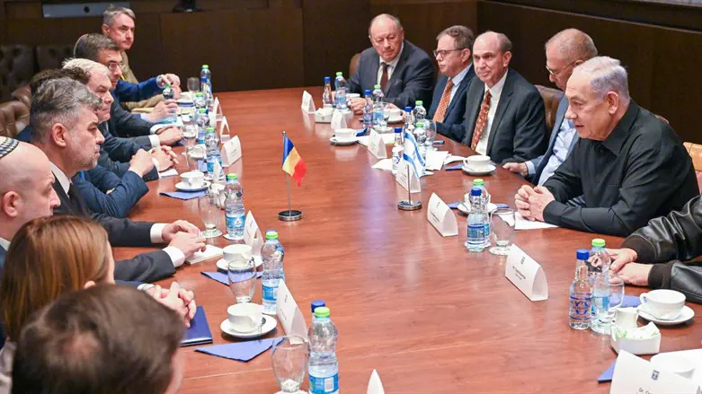 נתניהו עם בכירי ממשלת רומניה