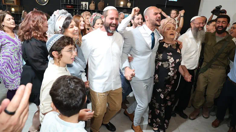 חתונת אוריה ברנשטיין, שקם מהשבעה על אחיו סגן אלוף יהונתן צור (ברנשטיין) הי"ד