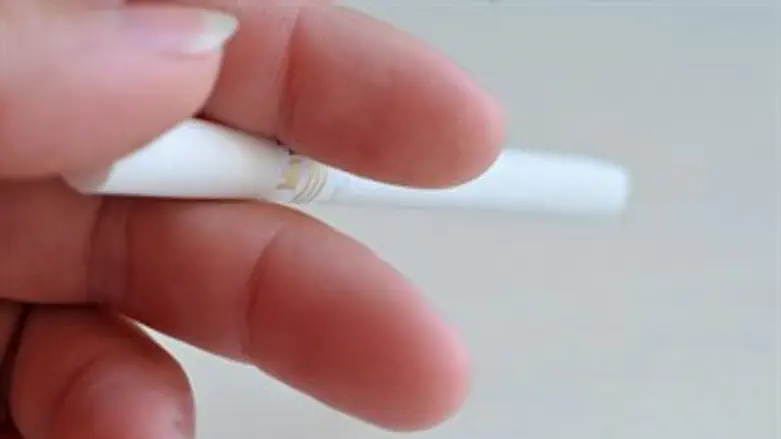 העישון פוגע בעובר.