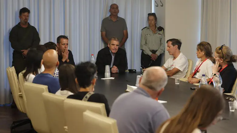 Families of the hostages meet with Gal Hirsch