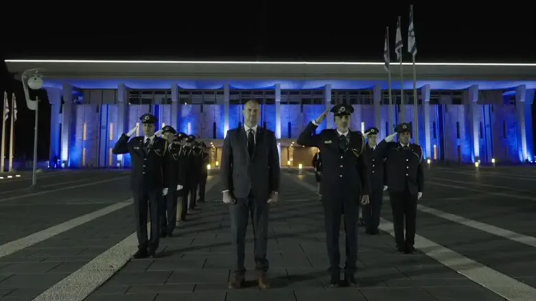 'מדליקים את האור' בכנסת ישראל