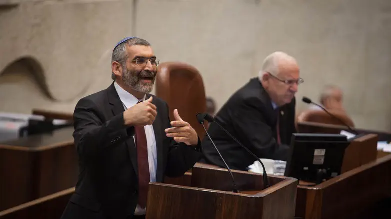 מערכת המשפט דאגה שקולו לא יישמע מעל הדוכן. ד"ר מיכאל בן־ארי בעת כהונתו בכנסת