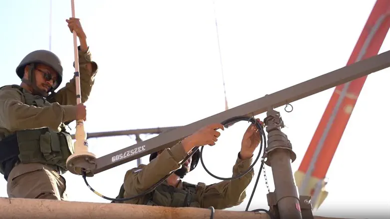 IDF restoring the observation posts