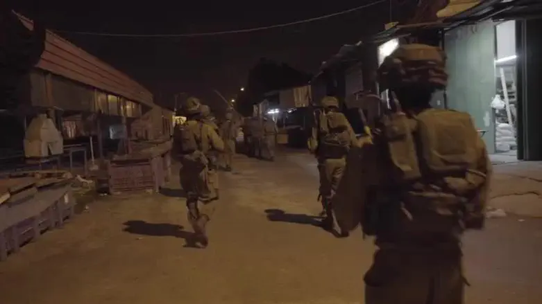 IDF troops in Qalqilya