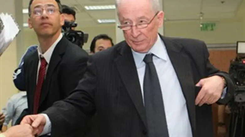 עוזרים לו... ויינשטיין