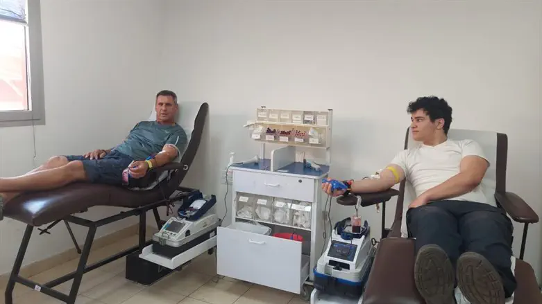 החובש עם אביו הי"ד