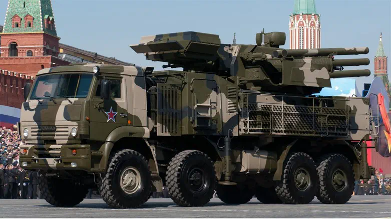 Российский самоходный зенитный ракетно-пушечный комплекс S1 (SA-22)