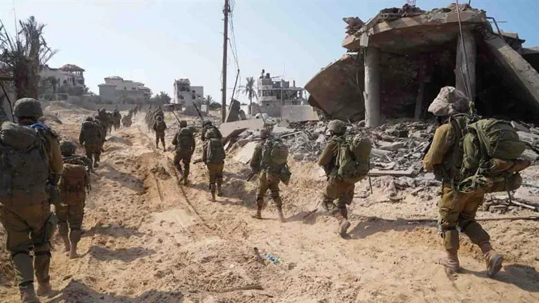 IDF solsiers in Gaza