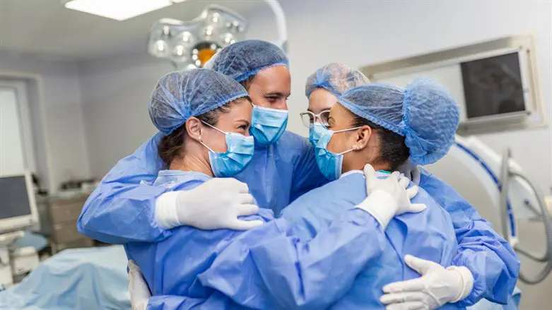 אחיות, אילוסטרציה