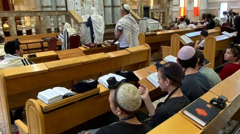 הילדים בכפר חבד