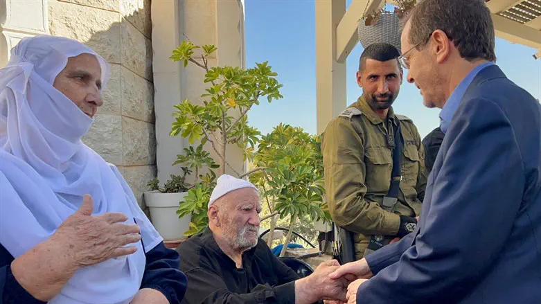 הנשיא הרצוג בניחום האבלים