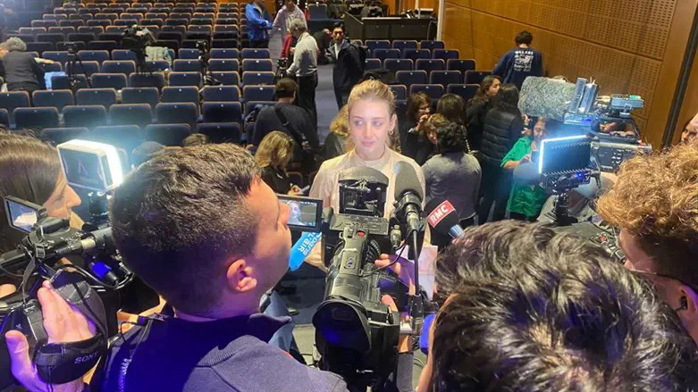 אופיר ויינברג בת משפחתו של החטוף איתי סבירסקי