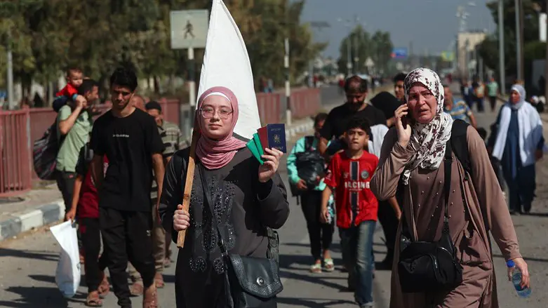 Gazans streaming southward