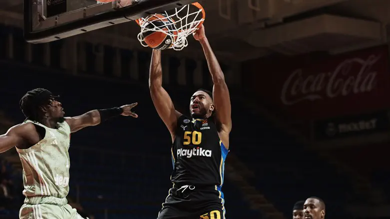 בונזי קולסון מול באיירן מינכן