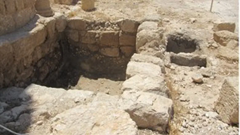 מקוה והאוצר בהרודיון. עתיקות