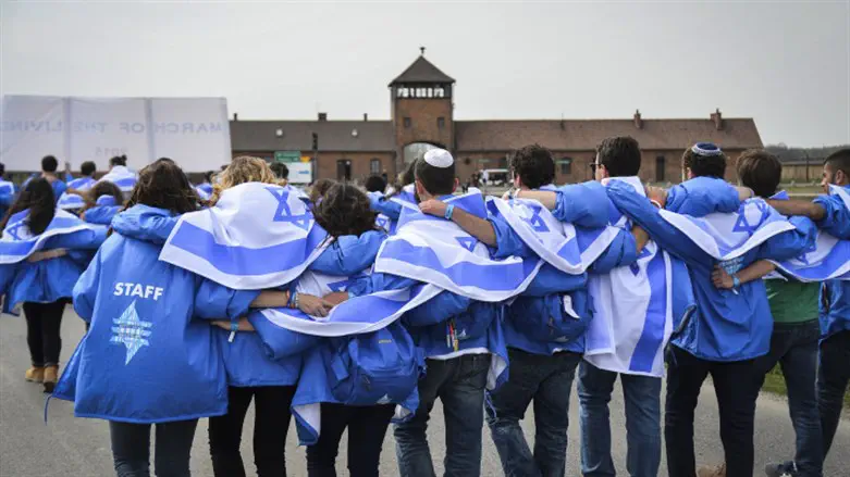 Jewish students visit site of Auschwitz death camp in Poland