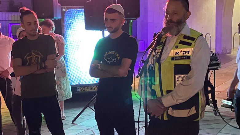 לנדאו בנאומו