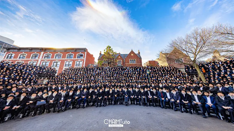 Совместное фото эмиссаров ХАБАДа