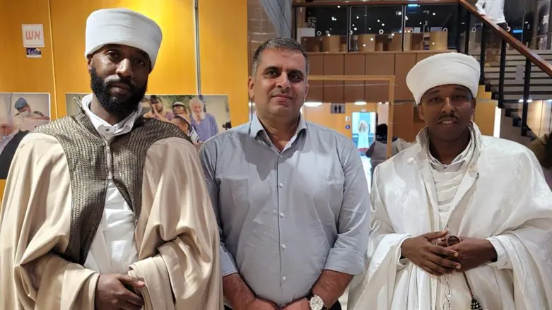 השר סופר עם העולים