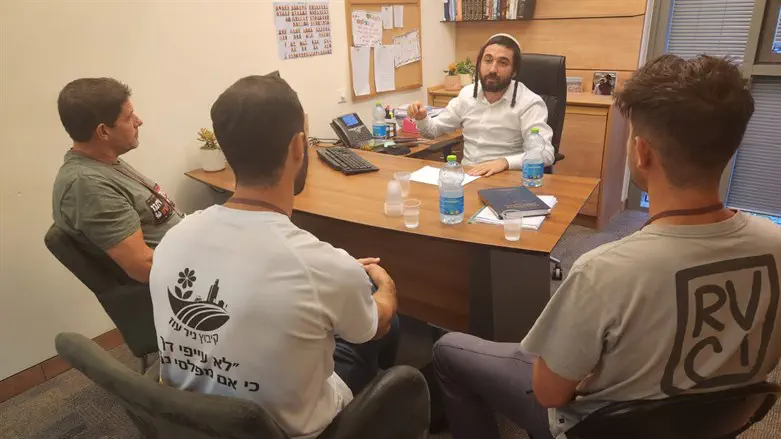 סוכות עם משפחת ליפשיץ