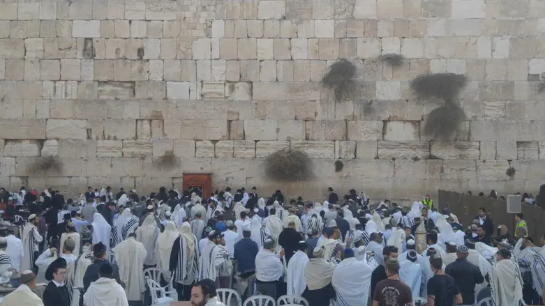 Rosh Chodesh Kislev at Kotel