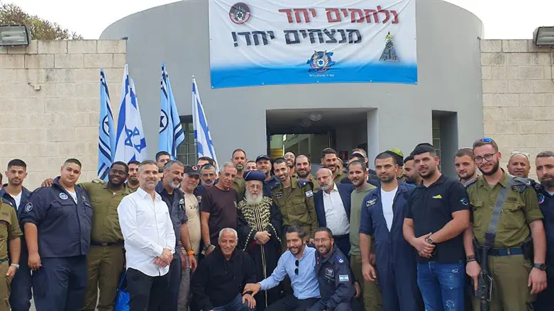 הרב יוסף בבסיס חיל האוויר