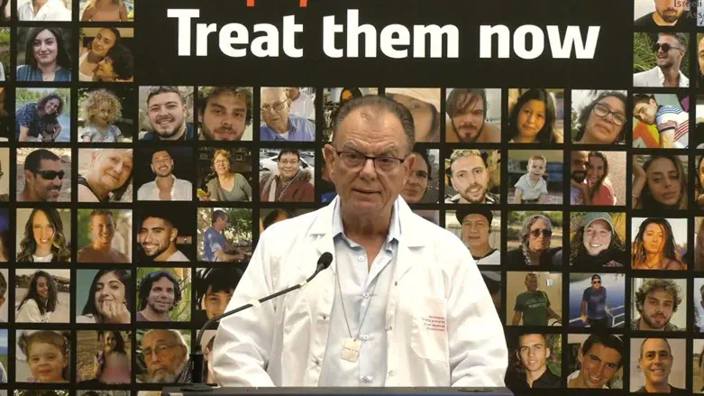 פרופ' ציון חגי במסיבת העיתונאים