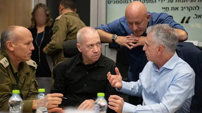 יואב גלנט, דדי ברנע, והאלוף במיל' ניצן אלון