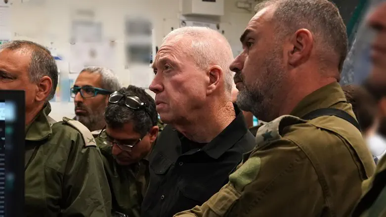 השר גלנט בביקור בשב"כ