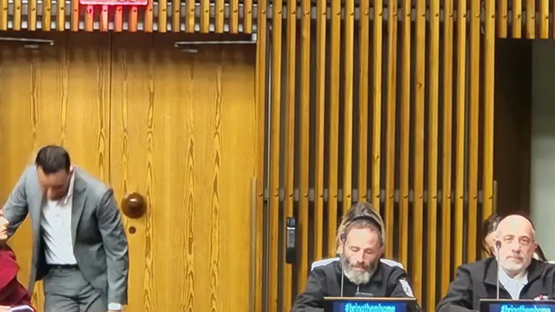 לקראת נאומו