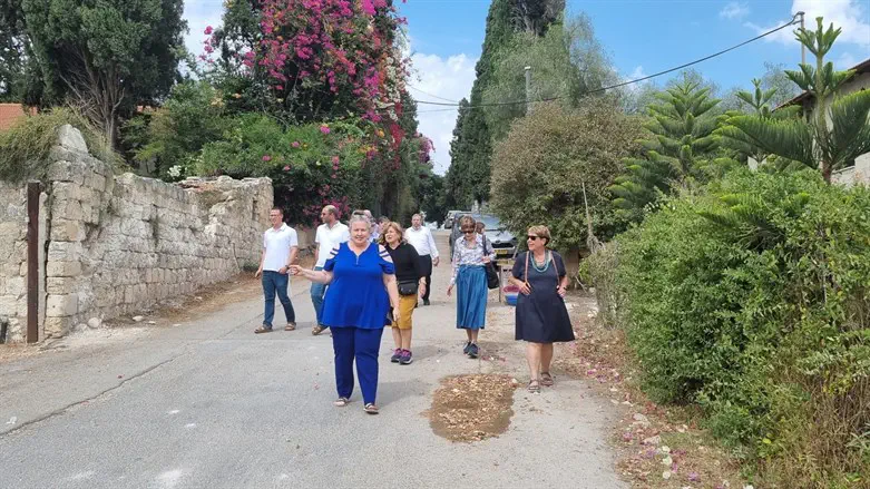 יוצאים לטייל