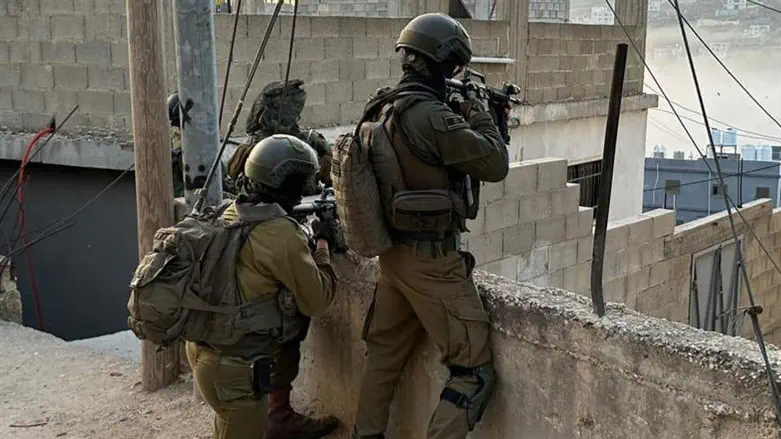 לוחמי חטיבת עציון במהלך פעילות מבצעית