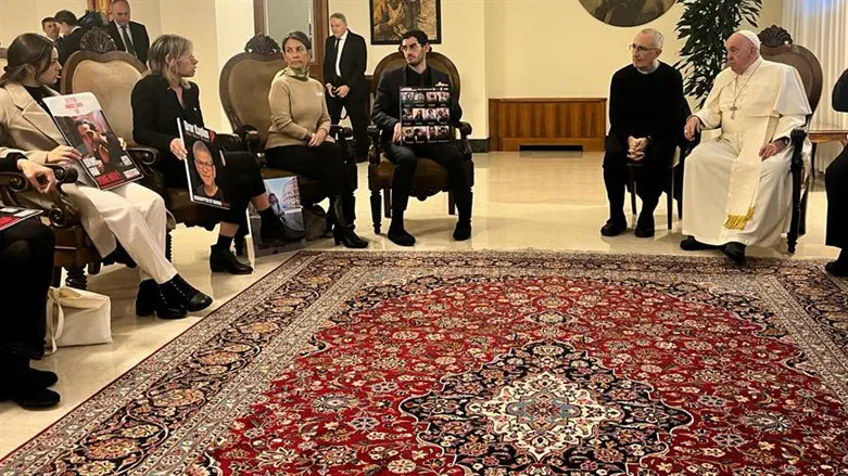 Families of the hostages meet the Pope