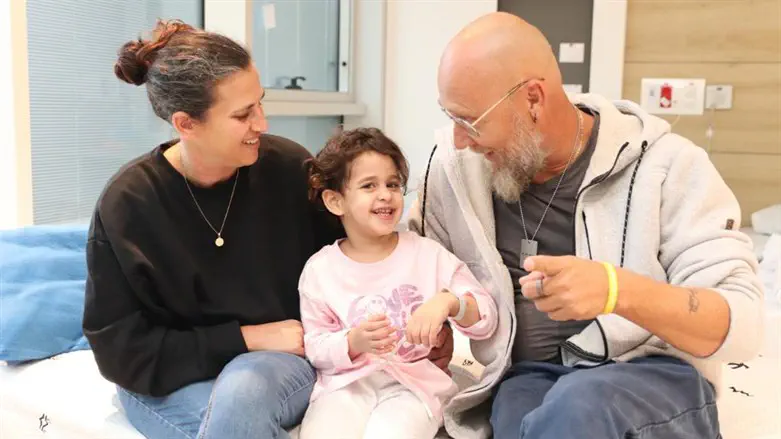 אביגיל עידן ומשפחתה