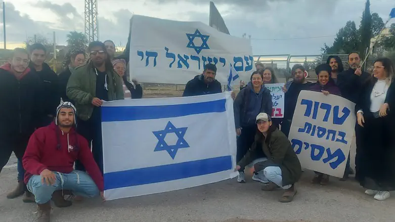 Жители поселения Эц-Эфраим (Восточная Самария)