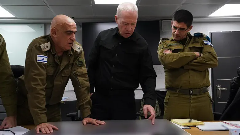 Minister Gallant in the Southern Command