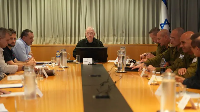 Galant at the briefing