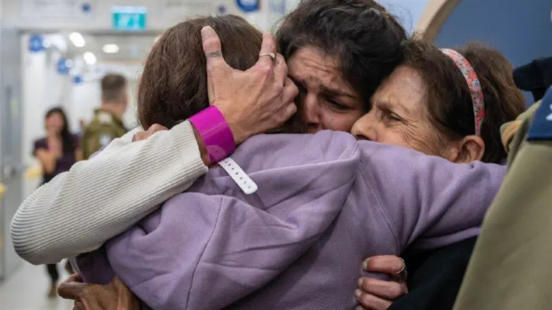 Амит Сусана встретилась со своими родными