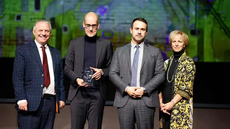 CAM Advisory Board Member Lord John Mann, BVB Sales and Marketing Manager Carste