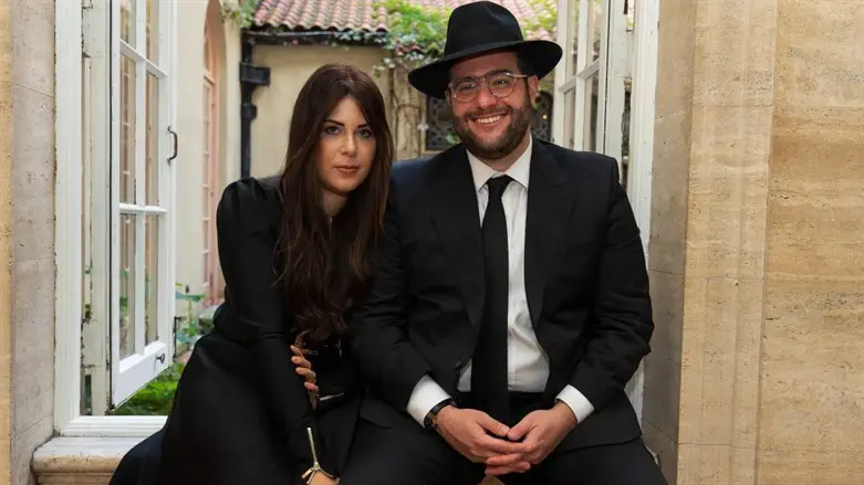 אביטל צ'יז'יק-גולדשמידט יחד עם בעלה הרב בנימין
