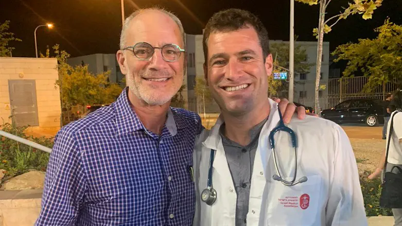 יחיאל לייטר עם בנו משה ידידיה ז"ל