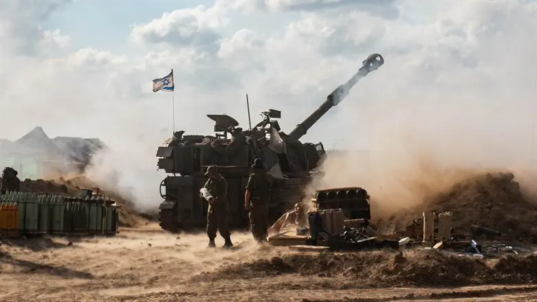 Артиллерия ЦАХАЛ ведёт обстрел вражеских позиций. Иллюстрация