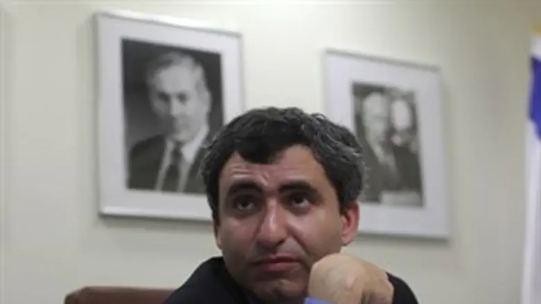 לא מתבייש. אלקין