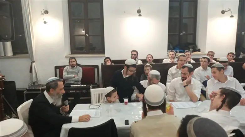 הרב אלישע אבינר בבית הרב